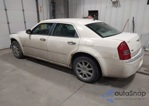 2007 Chrysler 300C z USA, uszkodzony, nr VIN 2C3LK63H87H674855